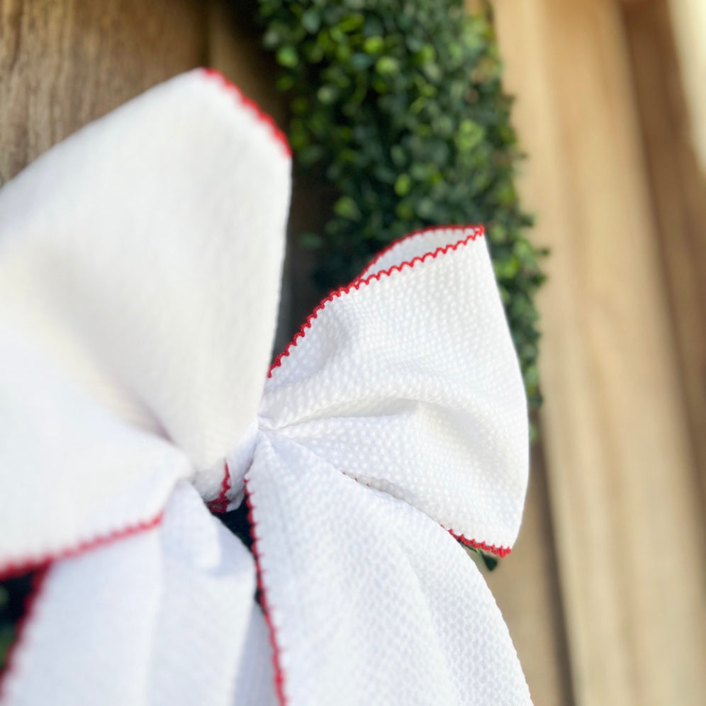 Scalloped Seersucker Wreath Sash