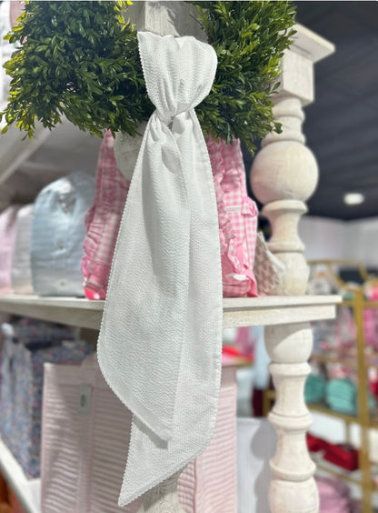 Scalloped Seersucker Wreath Sash