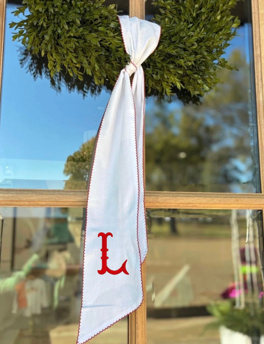 Scalloped Seersucker Wreath Sash