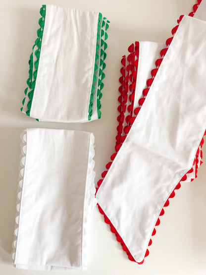 Scalloped Wreath Sash